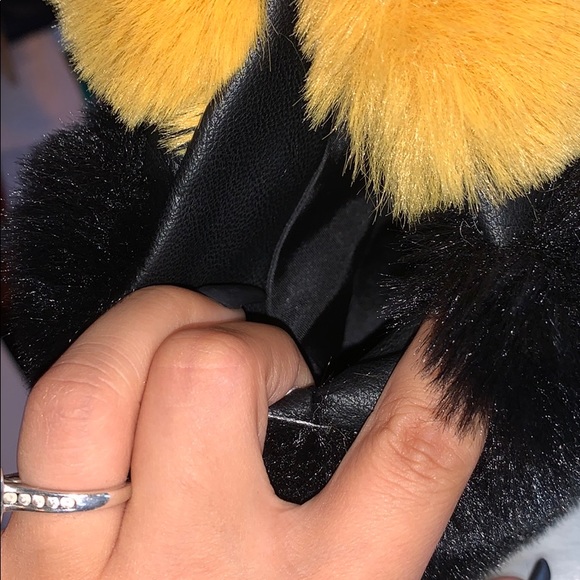 Furry vest - Picture 4 of 4